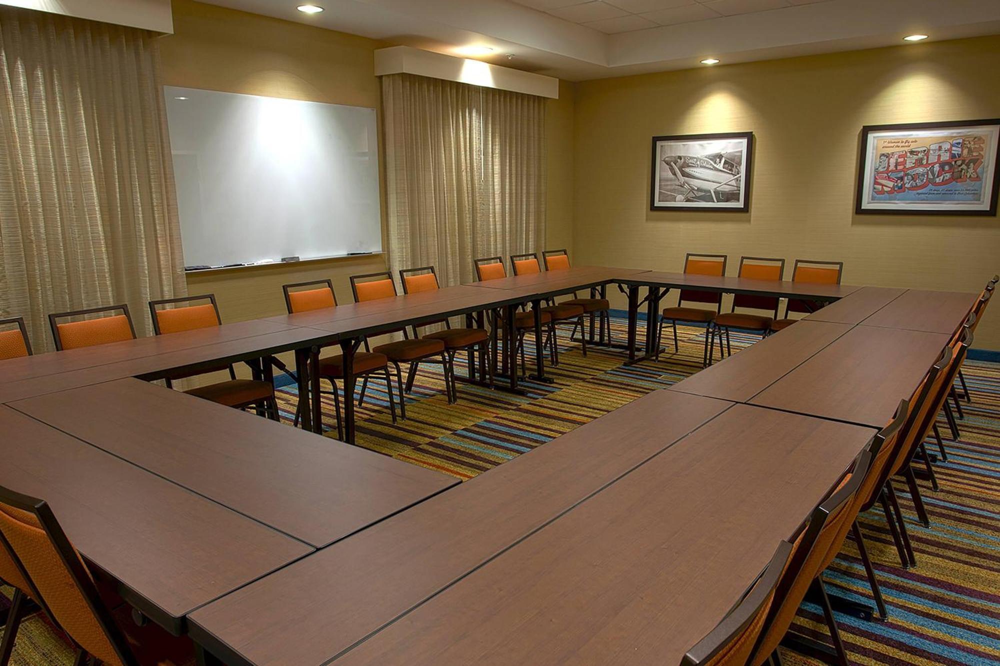 Fairfield Inn & Suites By Marriott Columbus Airport Buitenkant foto